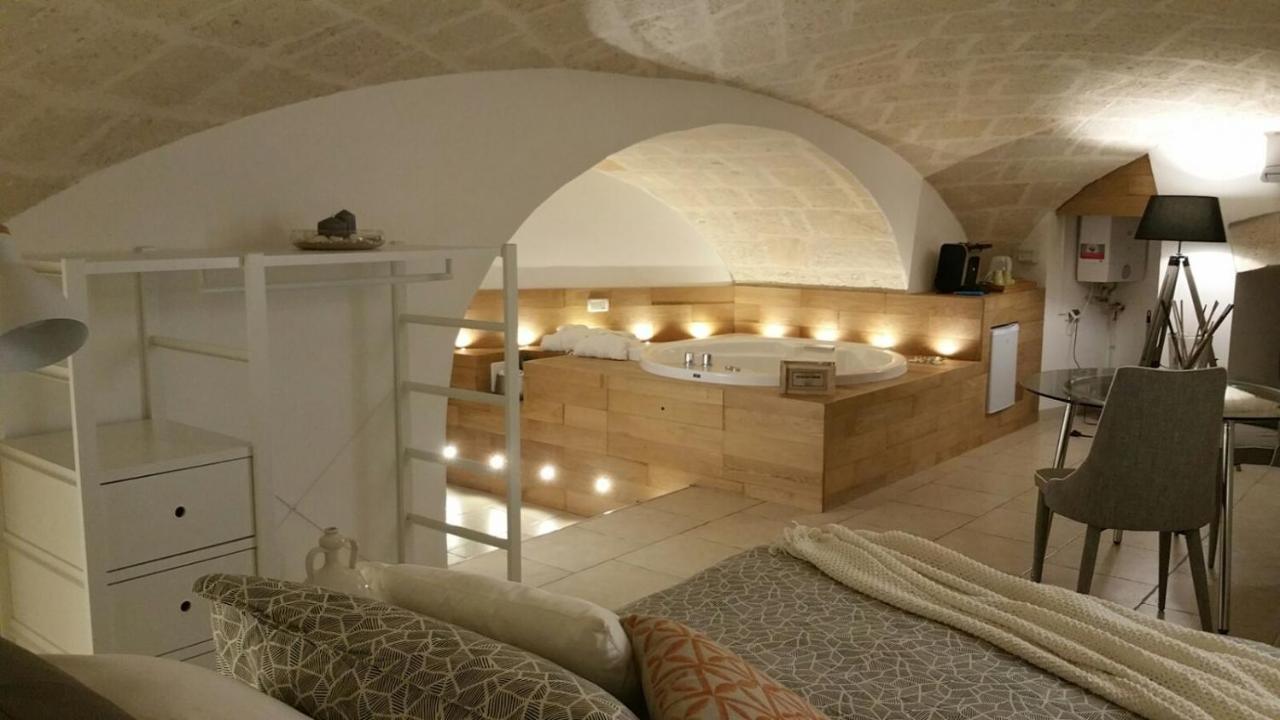 Bed and Breakfast Palazzo Kapece Монополи Экстерьер фото