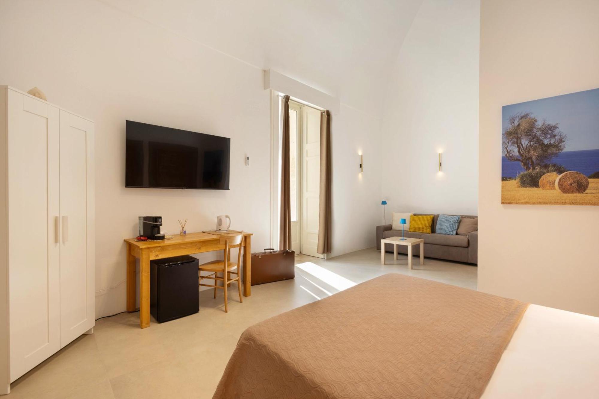 Bed and Breakfast Palazzo Kapece Монополи Экстерьер фото