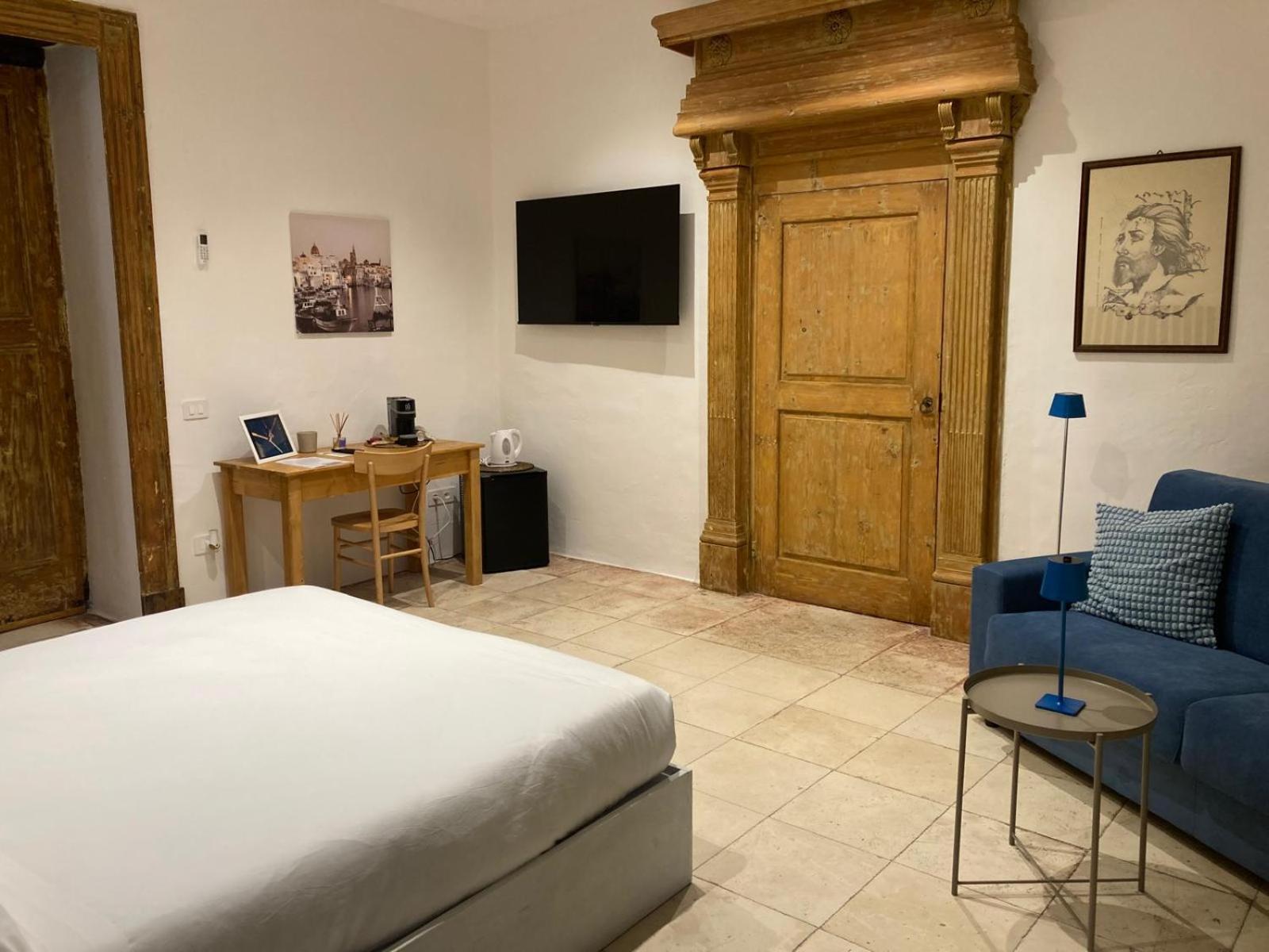 Bed and Breakfast Palazzo Kapece Монополи Экстерьер фото