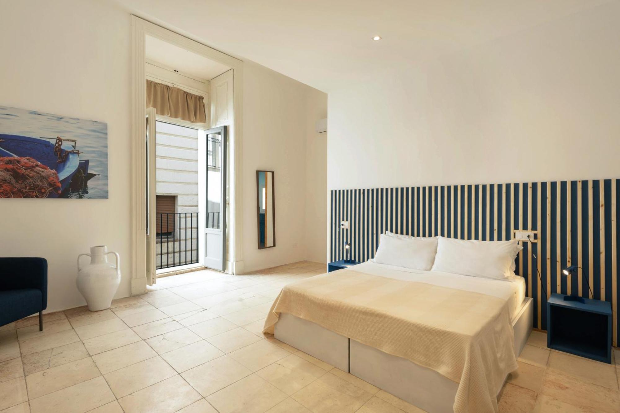 Bed and Breakfast Palazzo Kapece Монополи Экстерьер фото