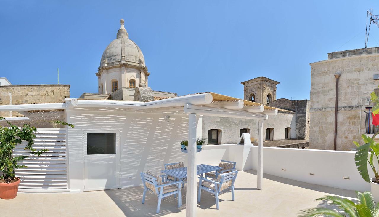 Bed and Breakfast Palazzo Kapece Монополи Экстерьер фото
