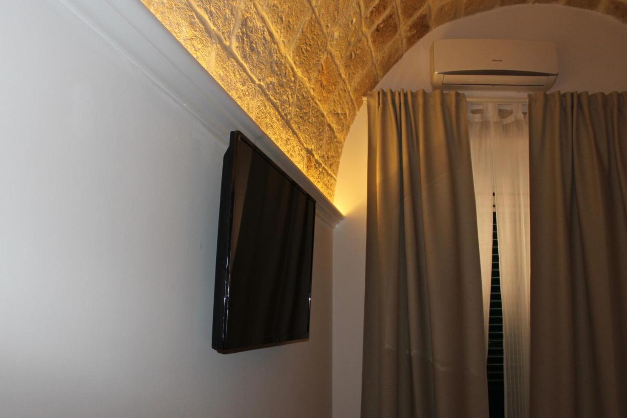 Bed and Breakfast Palazzo Kapece Монополи Экстерьер фото